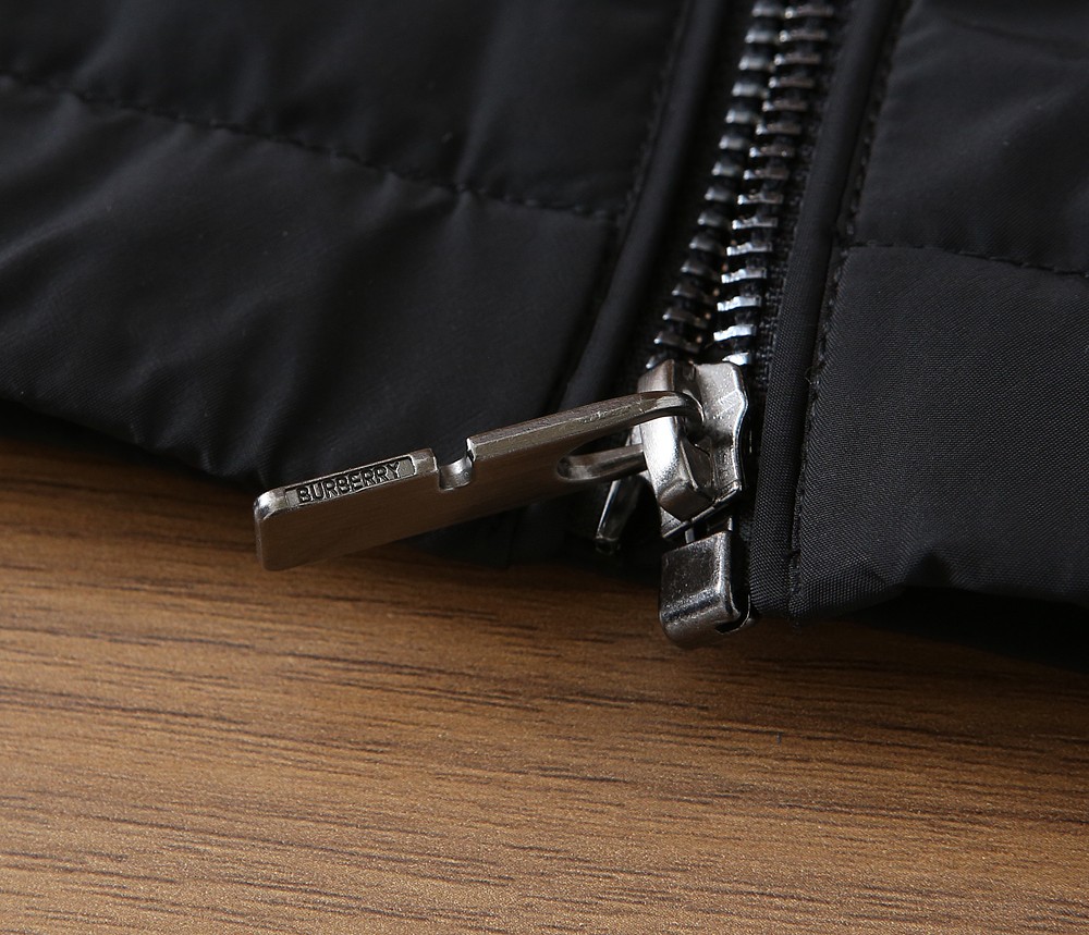 🌾2026SS早春新款巴宝莉立领夹克外套最新设计款 秀场新品‼品相非常完美，三标齐全色泽饱满诱人，非常出