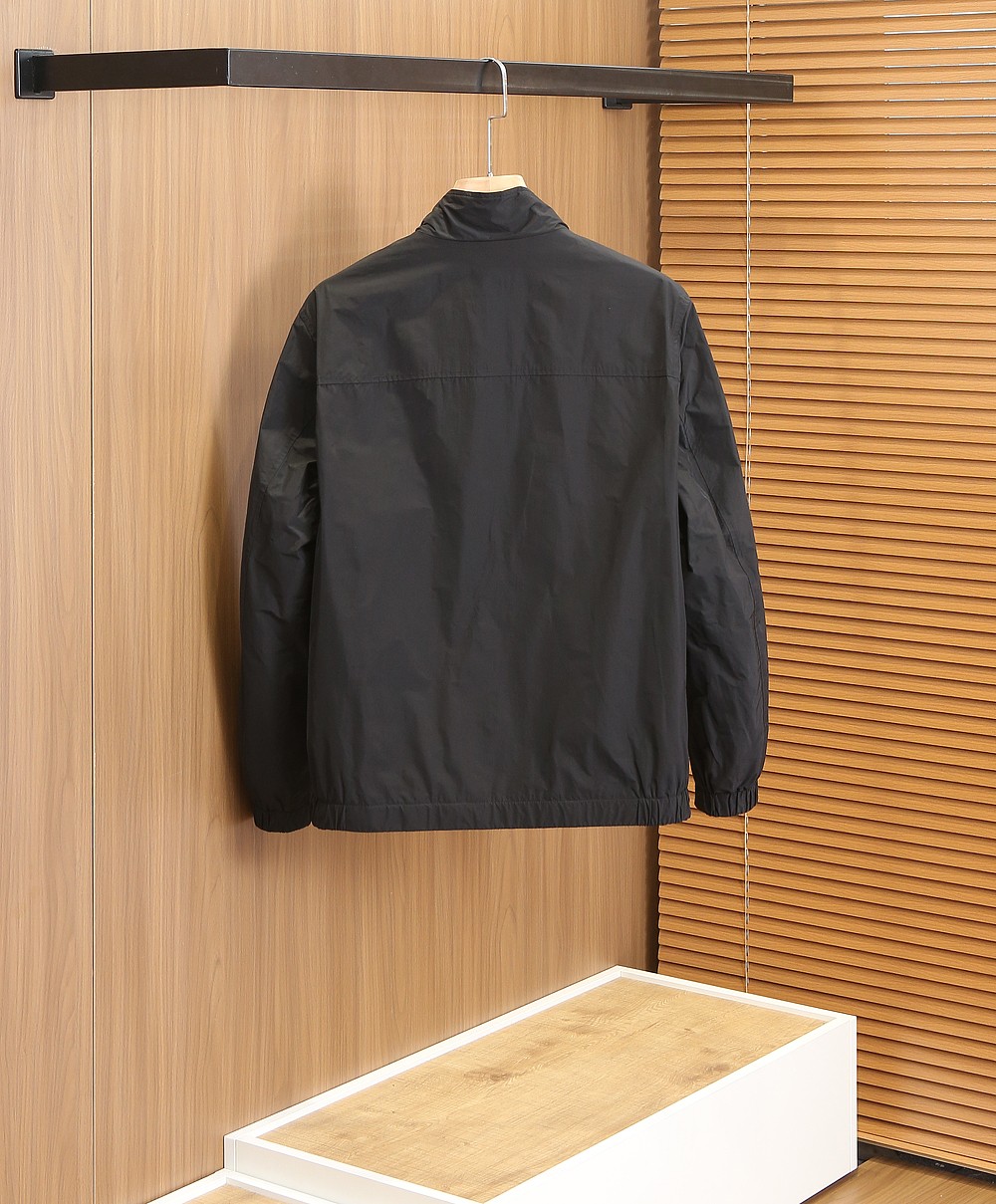 🌾2026SS早春新款巴宝莉立领夹克外套最新设计款 秀场新品‼品相非常完美，三标齐全色泽饱满诱人，非常出