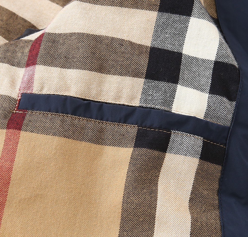 🌾2026SS早春新款巴宝莉立领夹克外套最新设计款 秀场新品‼品相非常完美，三标齐全色泽饱满诱人，非常出