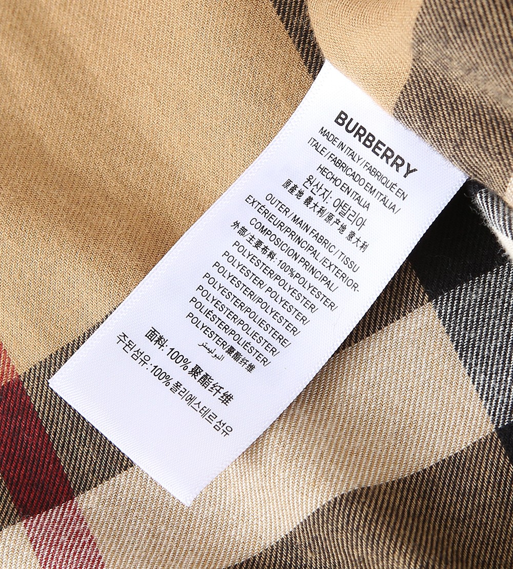 🌾2026SS早春新款巴宝莉立领夹克外套最新设计款 秀场新品‼品相非常完美，三标齐全色泽饱满诱人，非常出