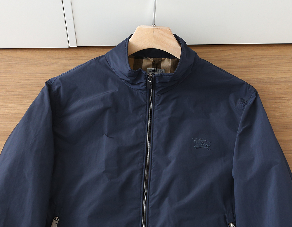 🌾2026SS早春新款巴宝莉立领夹克外套最新设计款 秀场新品‼品相非常完美，三标齐全色泽饱满诱人，非常出