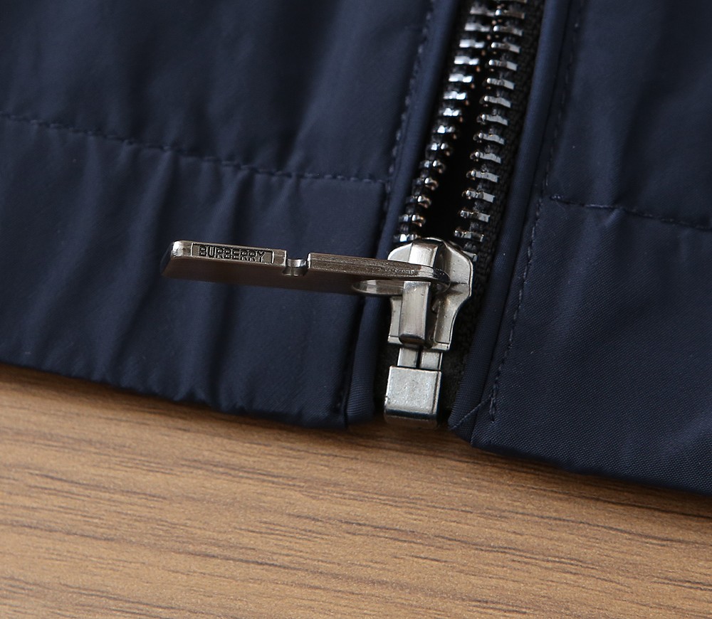 🌾2026SS早春新款巴宝莉立领夹克外套最新设计款 秀场新品‼品相非常完美，三标齐全色泽饱满诱人，非常出