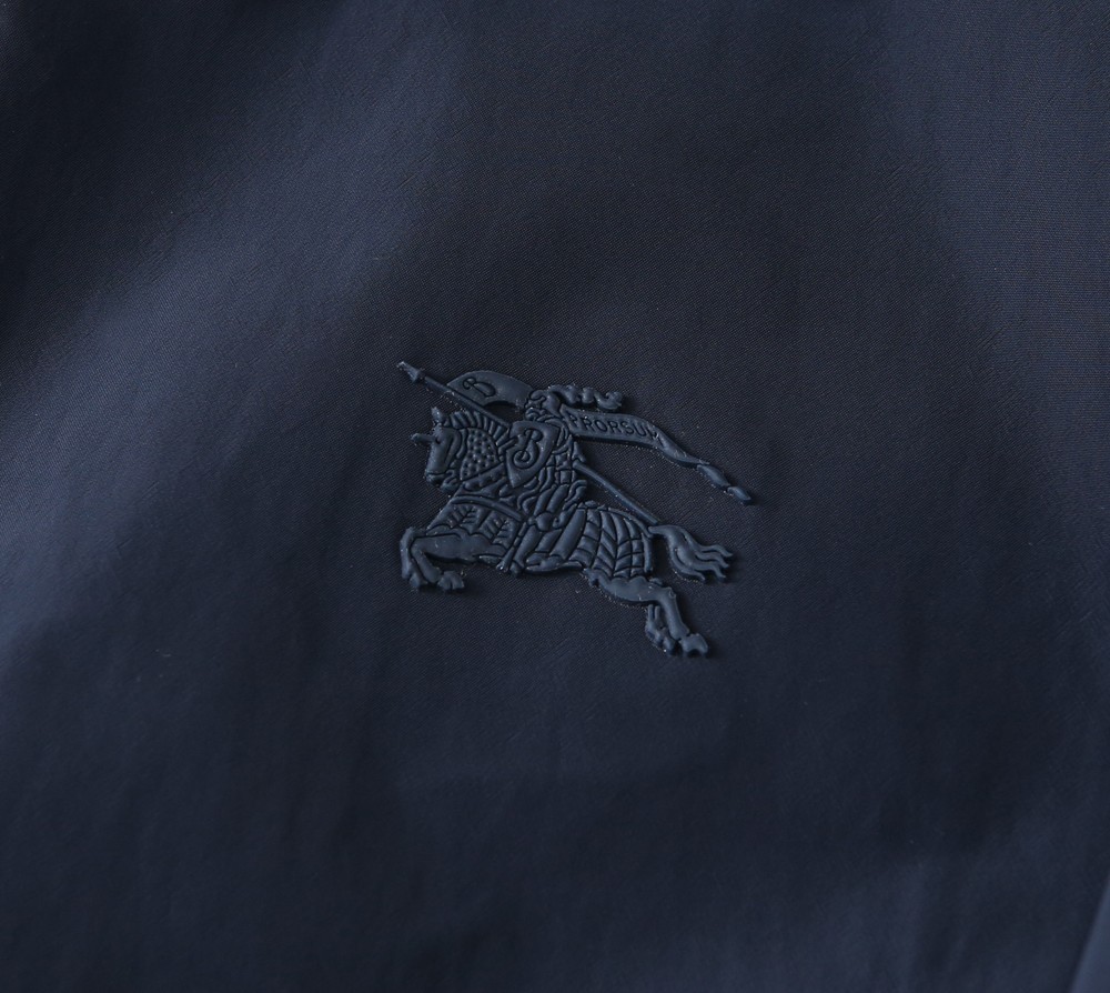 🌾2026SS早春新款巴宝莉立领夹克外套最新设计款 秀场新品‼品相非常完美，三标齐全色泽饱满诱人，非常出