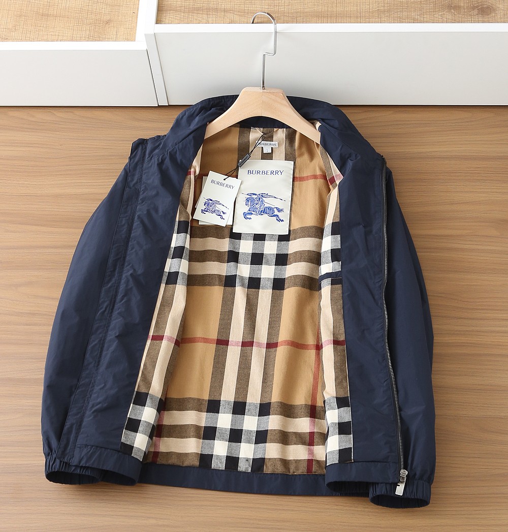 🌾2026SS早春新款巴宝莉立领夹克外套最新设计款 秀场新品‼品相非常完美，三标齐全色泽饱满诱人，非常出