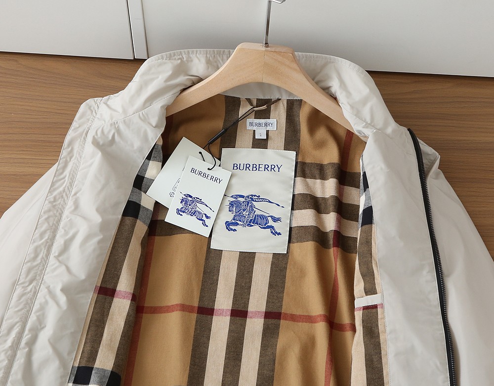 🌾2026SS早春新款巴宝莉立领夹克外套最新设计款 秀场新品‼品相非常完美，三标齐全色泽饱满诱人，非常出