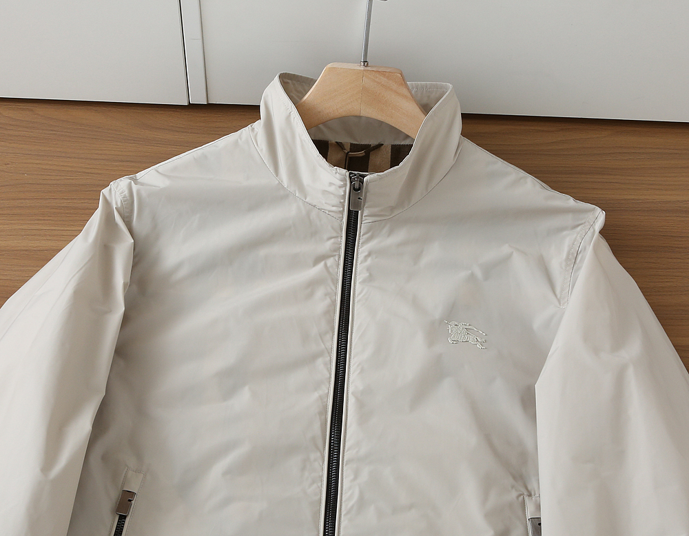 🌾2026SS早春新款巴宝莉立领夹克外套最新设计款 秀场新品‼品相非常完美，三标齐全色泽饱满诱人，非常出