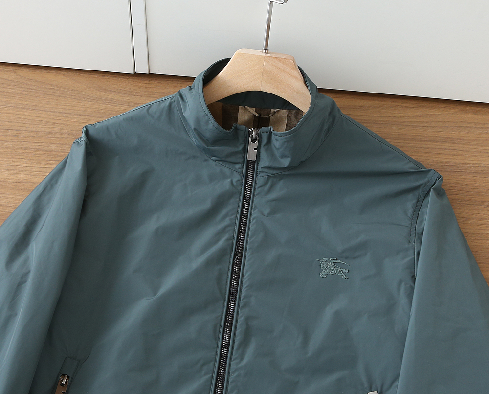 🌾2026SS早春新款巴宝莉立领夹克外套最新设计款 秀场新品‼品相非常完美，三标齐全色泽饱满诱人，非常出