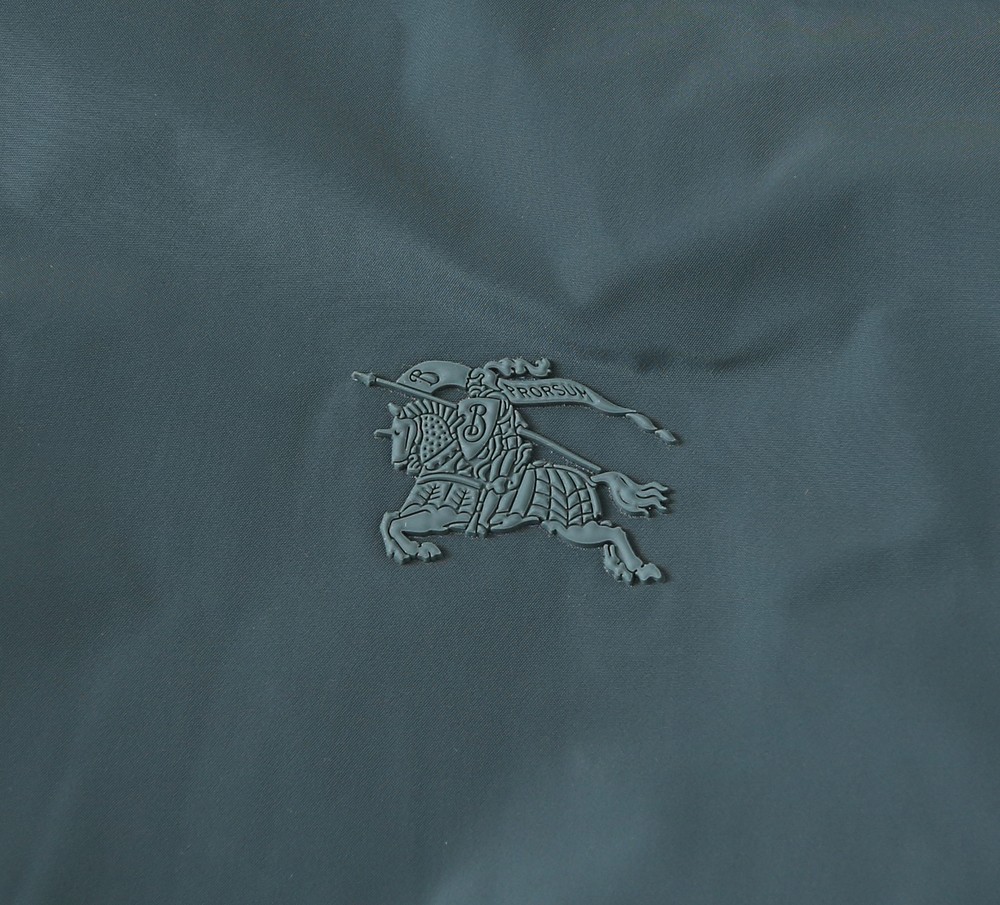 🌾2026SS早春新款巴宝莉立领夹克外套最新设计款 秀场新品‼品相非常完美，三标齐全色泽饱满诱人，非常出