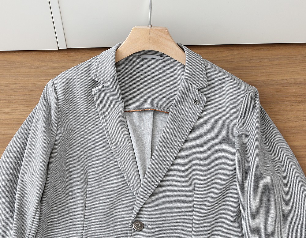 🌾lP🆕新款系列男士轻奢时尚绅士西服！都市时尚休闲修身合体的版型两粒扣西服！整件西服清新优雅，男士奢潮穿