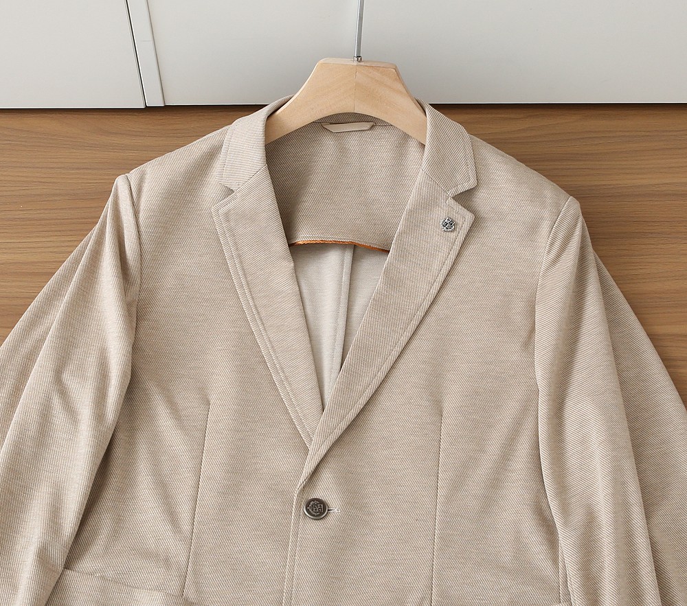 🌾lP🆕新款系列男士轻奢时尚绅士西服！都市时尚休闲修身合体的版型两粒扣西服！整件西服清新优雅，男士奢潮穿