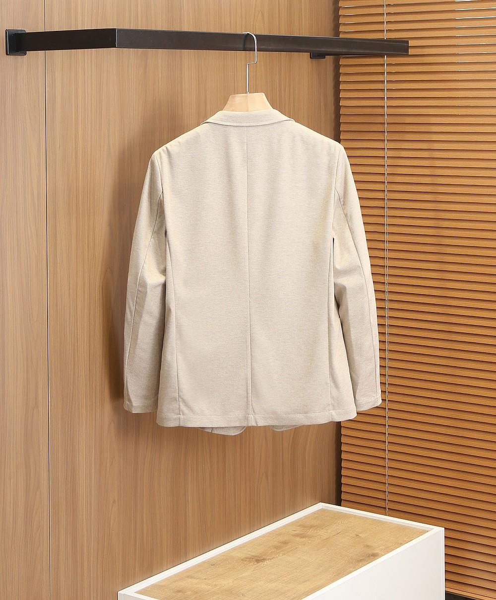 🌾lP🆕新款系列男士轻奢时尚绅士西服！都市时尚休闲修身合体的版型两粒扣西服！整件西服清新优雅，男士奢潮穿