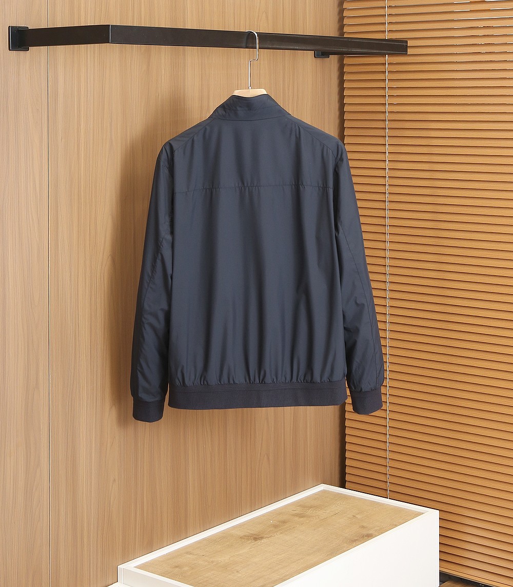 🌾lP🆕诺悠翩雅2026早春新款立领夹克外套，众多明星都爱穿的时尚百搭单品！喜欢经典简约的朋友,一定不能