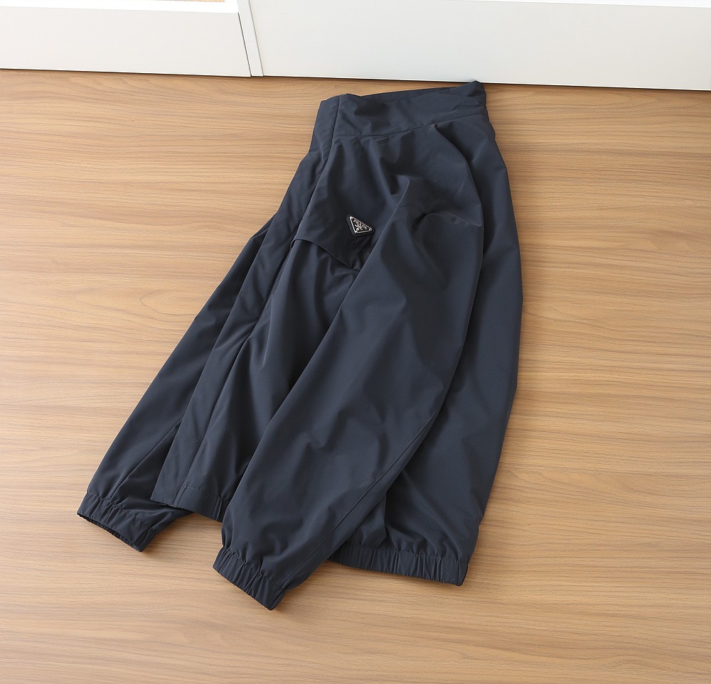 🌾普拉达夹克尺寸表……W8610