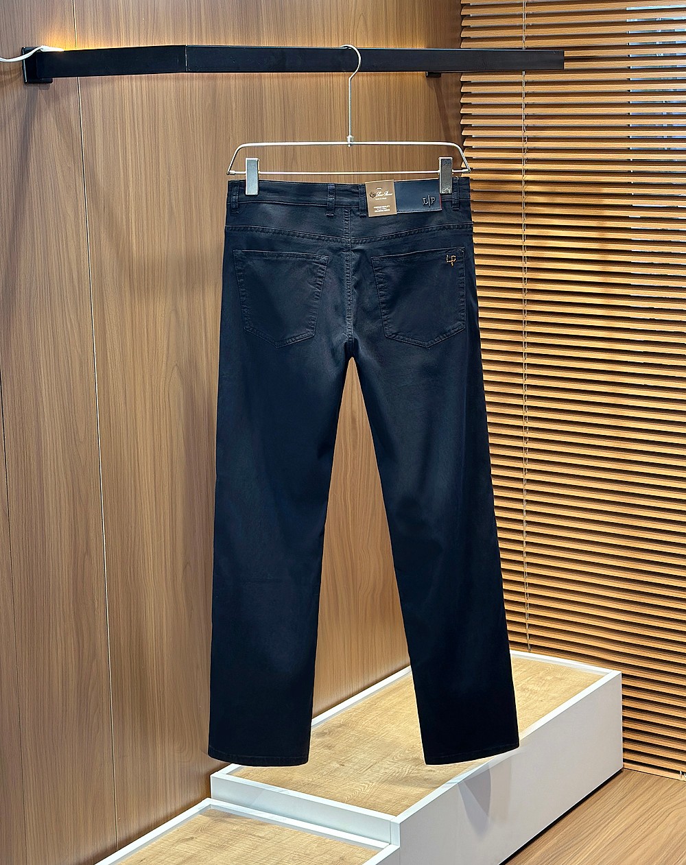 🌾lP🆕牛仔裤2026春夏新款男士休闲牛仔裤，高端品质之选……一款休闲裤兼备的百搭裤装，也是男士衣橱里不