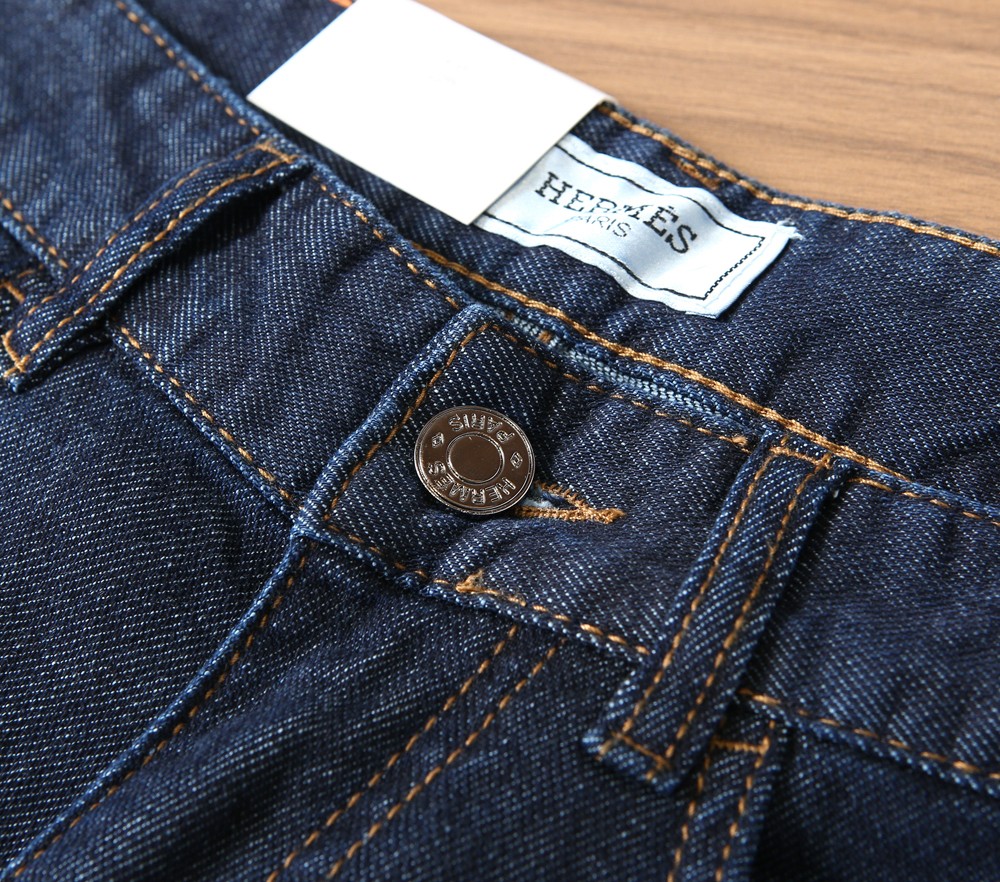 🌾HERMES牛仔裤2026春夏新款男士休闲牛仔裤，高端品质之选……一款休闲裤兼备的百搭裤装，也是男士衣