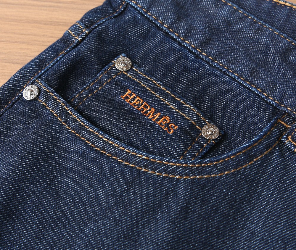 🌾HERMES牛仔裤2026春夏新款男士休闲牛仔裤，高端品质之选……一款休闲裤兼备的百搭裤装，也是男士衣
