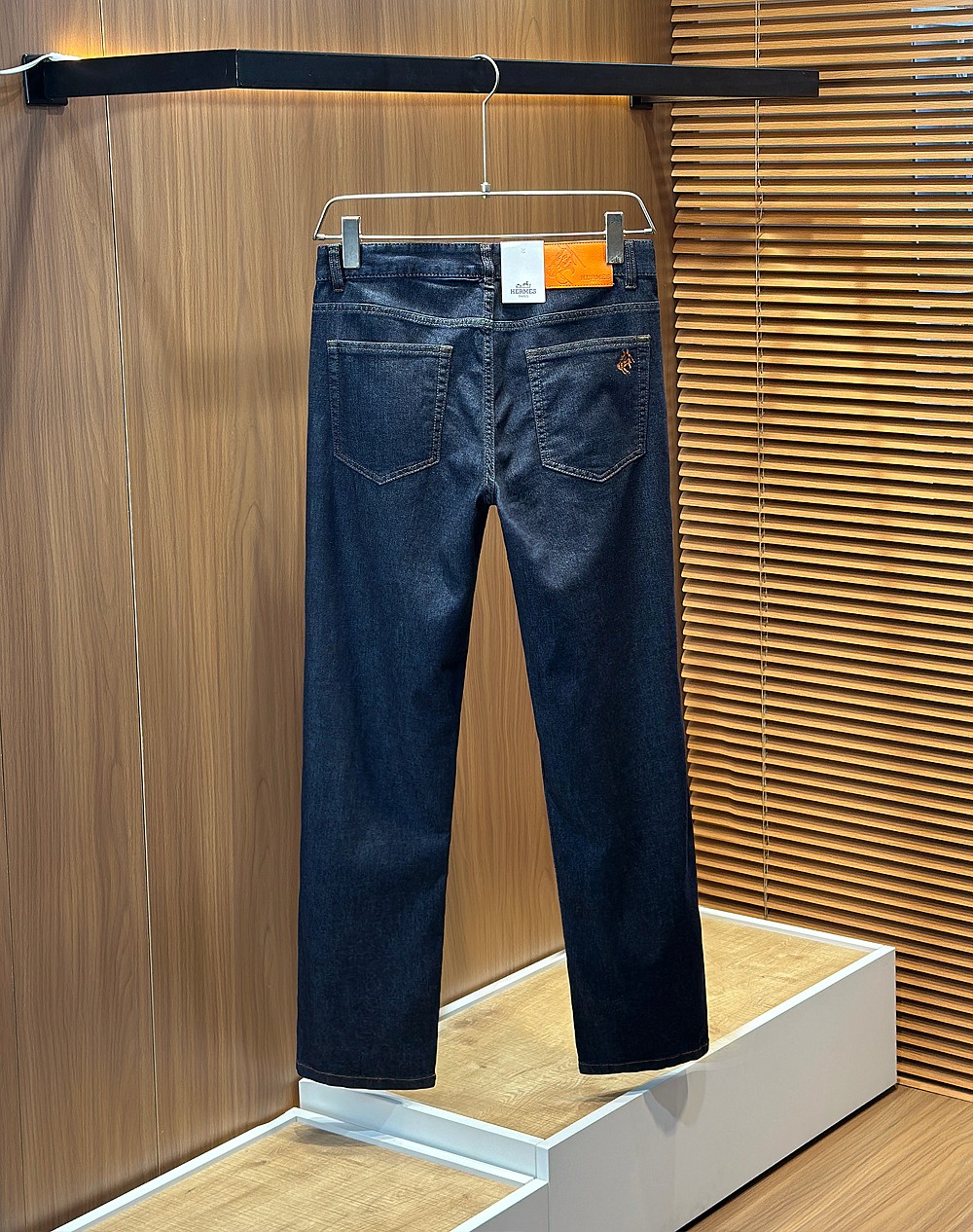 🌾HERMES牛仔裤2026春夏新款男士休闲牛仔裤，高端品质之选……一款休闲裤兼备的百搭裤装，也是男士衣