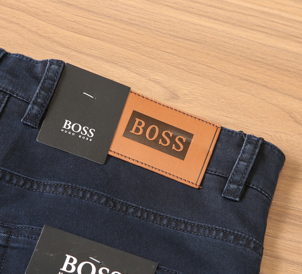 🌾BOSS 2026春夏复古做旧水洗 男士直筒牛仔裤，喜欢牛仔裤推荐 很纯正复古血统，洗水猫须的 尺度把