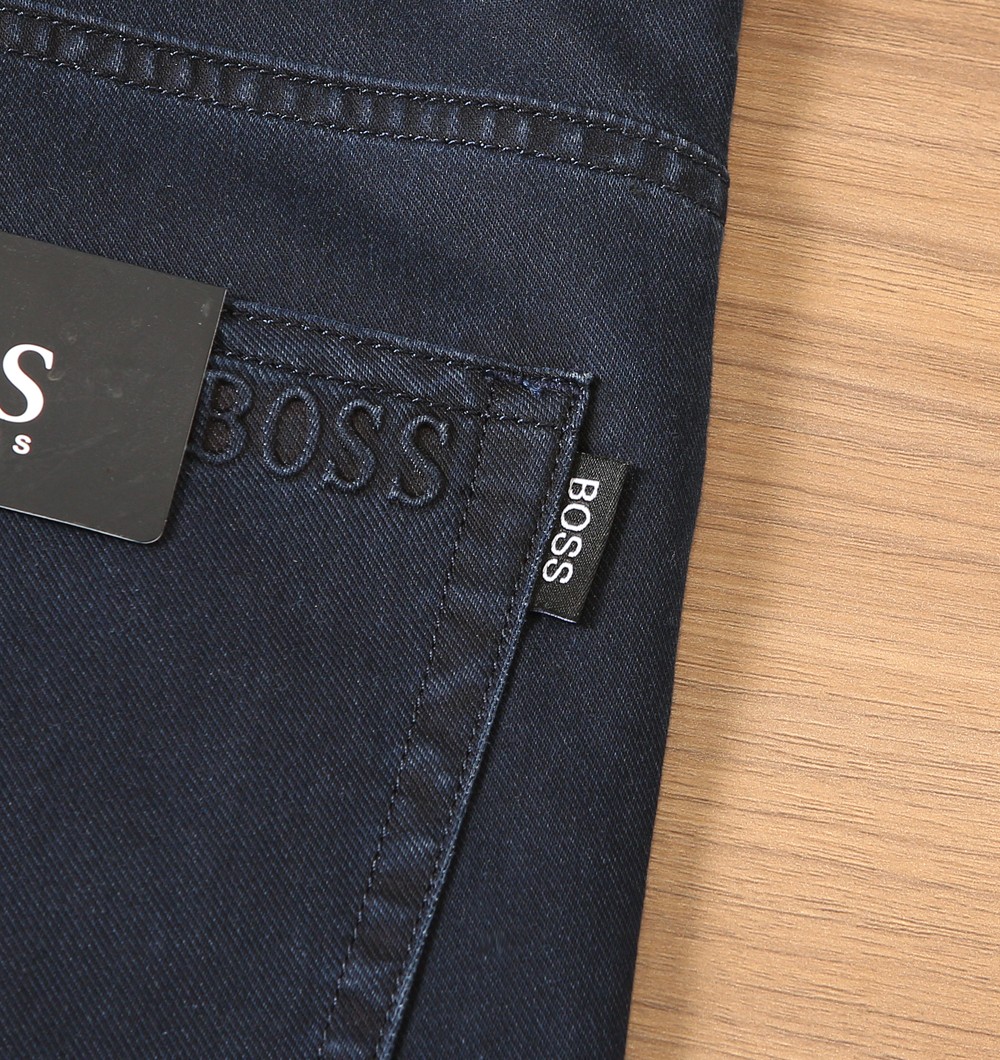 🌾BOSS 2026春夏复古做旧水洗 男士直筒牛仔裤，喜欢牛仔裤推荐 很纯正复古血统，洗水猫须的 尺度把