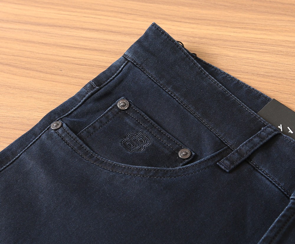 🌾BOSS 2026春夏复古做旧水洗 男士直筒牛仔裤，喜欢牛仔裤推荐 很纯正复古血统，洗水猫须的 尺度把