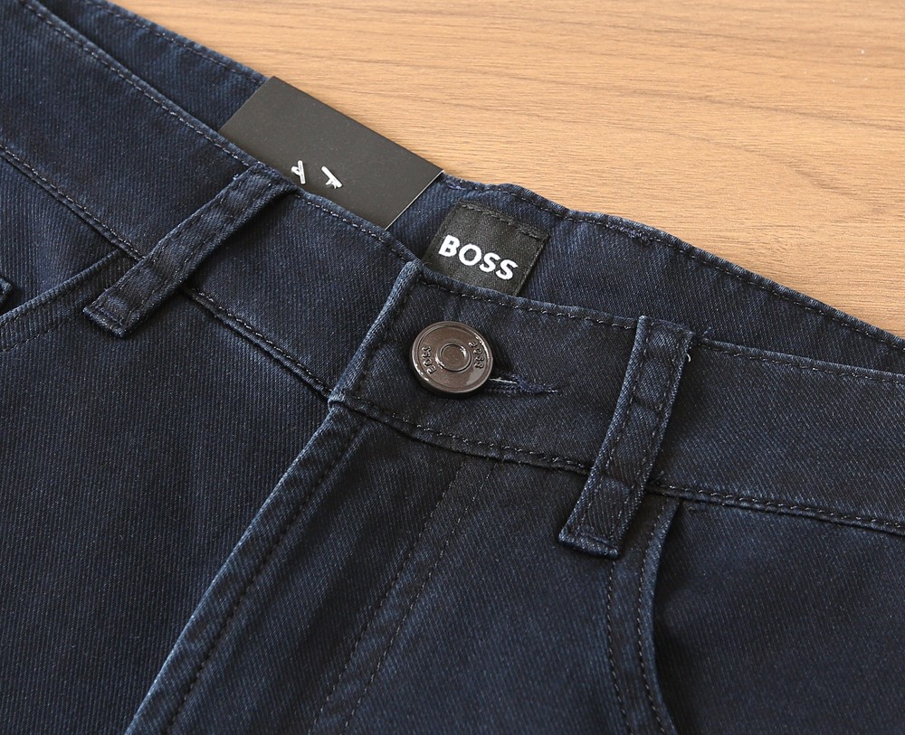 🌾BOSS 2026春夏复古做旧水洗 男士直筒牛仔裤，喜欢牛仔裤推荐 很纯正复古血统，洗水猫须的 尺度把