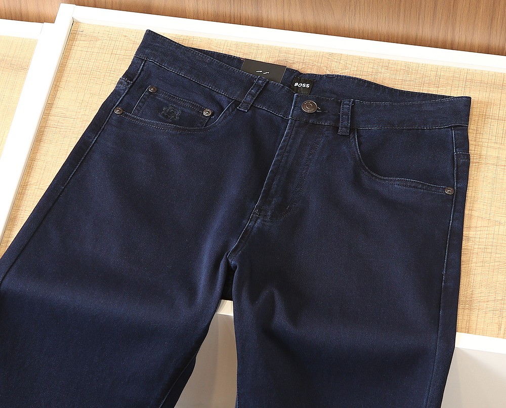 🌾BOSS 2026春夏复古做旧水洗 男士直筒牛仔裤，喜欢牛仔裤推荐 很纯正复古血统，洗水猫须的 尺度把