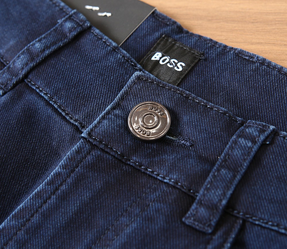 🌾BOSS 2026春夏复古做旧水洗 男士直筒牛仔裤，喜欢牛仔裤推荐 很纯正复古血统，洗水猫须的 尺度把