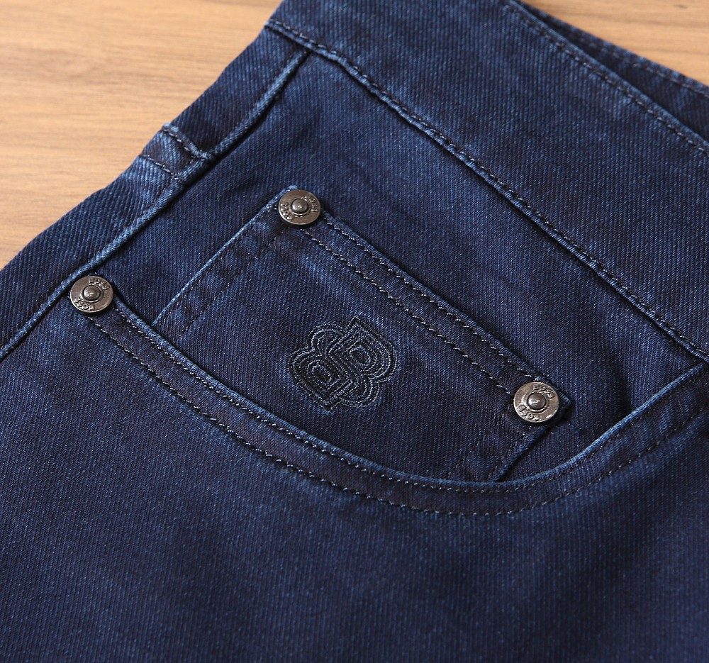 🌾BOSS 2026春夏复古做旧水洗 男士直筒牛仔裤，喜欢牛仔裤推荐 很纯正复古血统，洗水猫须的 尺度把