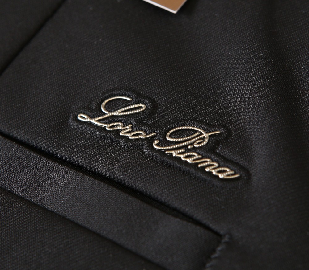 🌾Lo*ro Pi*na诺 u翩雅老钱新贵们的大爱 客供四面弹力面料有着极好的亲肤感 直脚休闲裤 经典款