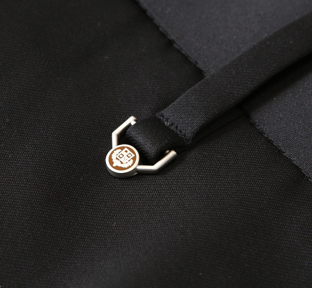 🌾Lo*ro Pi*na诺 u翩雅老钱新贵们的大爱 客供四面弹力面料有着极好的亲肤感 直脚休闲裤 经典款