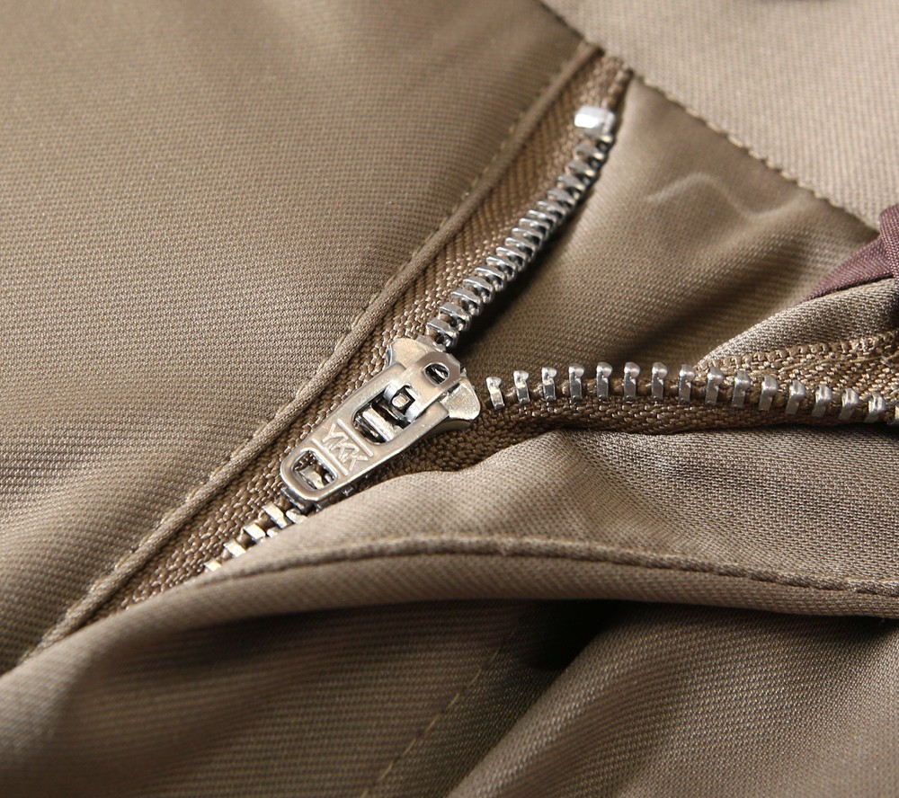 🌾Lo*ro Pi*na诺 u翩雅老钱新贵们的大爱 客供四面弹力面料有着极好的亲肤感 直脚休闲裤 经典款