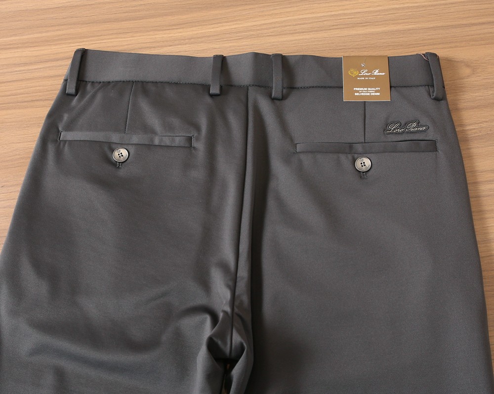 🌾Lo*ro Pi*na诺 u翩雅老钱新贵们的大爱 客供四面弹力面料有着极好的亲肤感 直脚休闲裤 经典款