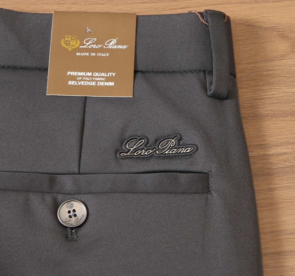 🌾Lo*ro Pi*na诺 u翩雅老钱新贵们的大爱 客供四面弹力面料有着极好的亲肤感 直脚休闲裤 经典款