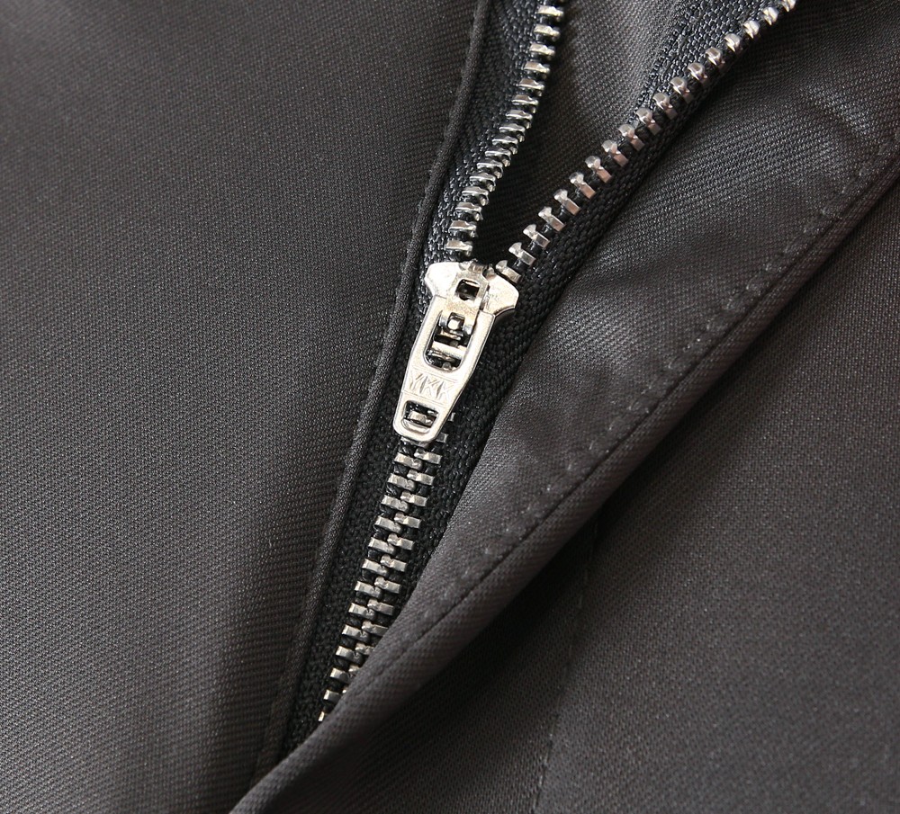 🌾Lo*ro Pi*na诺 u翩雅老钱新贵们的大爱 客供四面弹力面料有着极好的亲肤感 直脚休闲裤 经典款