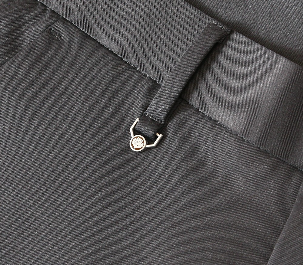 🌾Lo*ro Pi*na诺 u翩雅老钱新贵们的大爱 客供四面弹力面料有着极好的亲肤感 直脚休闲裤 经典款