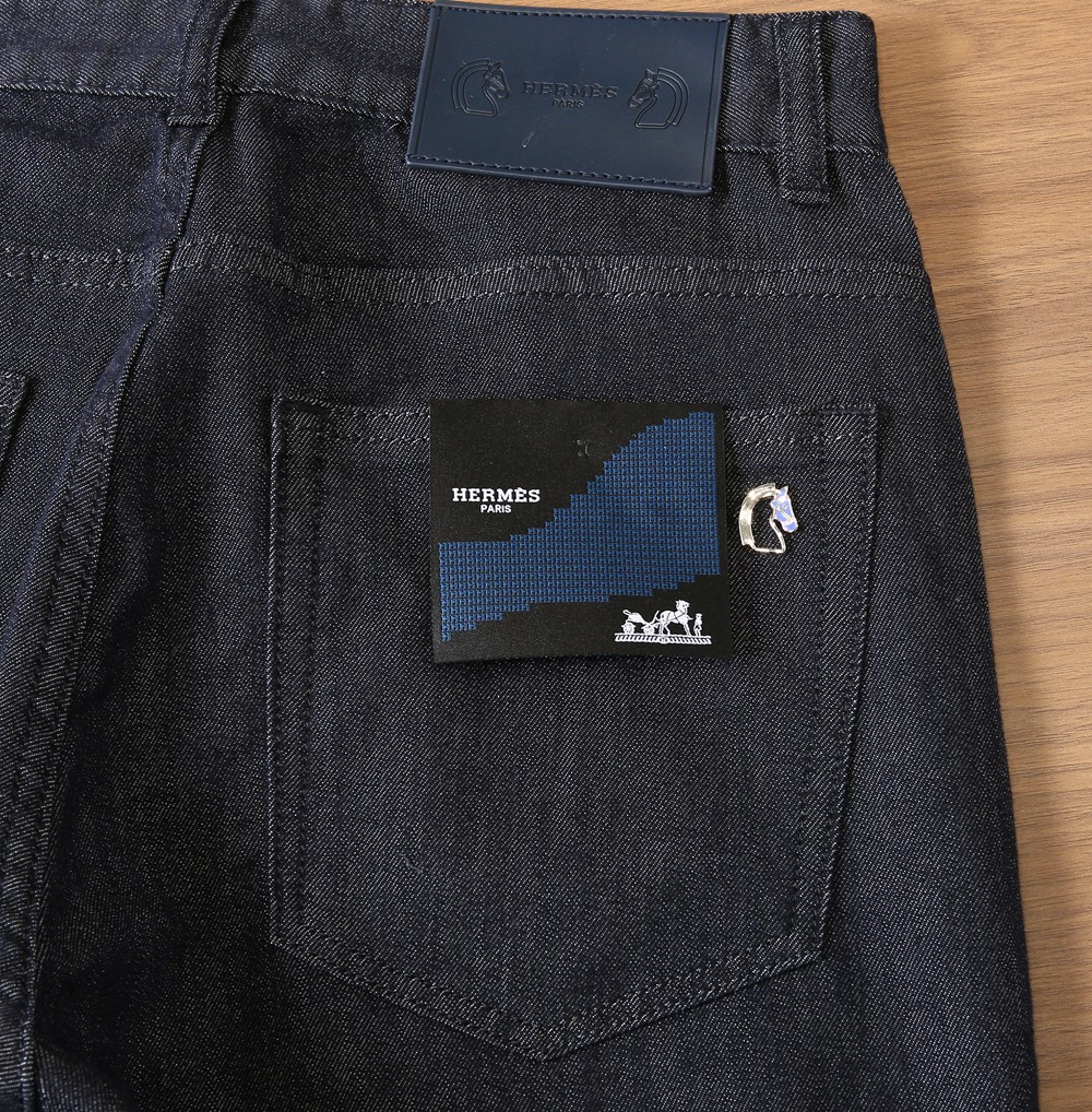 🌾HERMES 2026春夏复古做旧水洗 男士直筒牛仔裤，喜欢牛仔裤推荐 很纯正复古血统，洗水猫须的 尺
