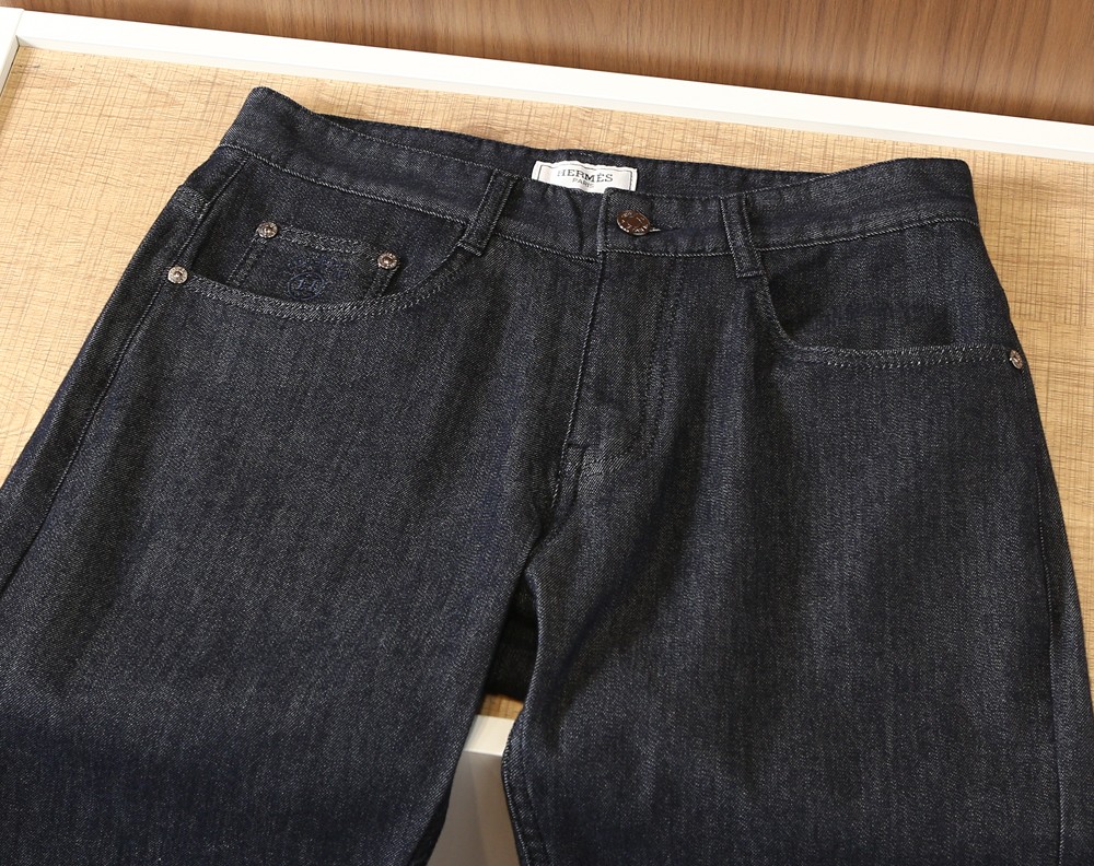 🌾HERMES 2026春夏复古做旧水洗 男士直筒牛仔裤，喜欢牛仔裤推荐 很纯正复古血统，洗水猫须的 尺