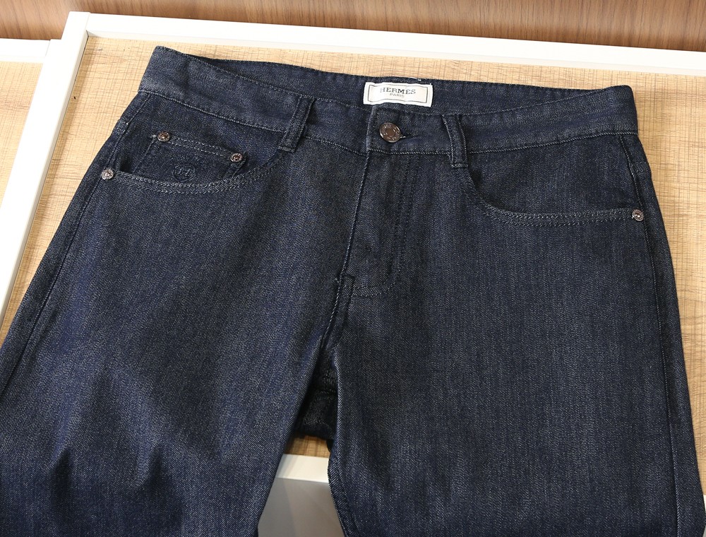 🌾HERMES 2026春夏复古做旧水洗 男士直筒牛仔裤，喜欢牛仔裤推荐 很纯正复古血统，洗水猫须的 尺