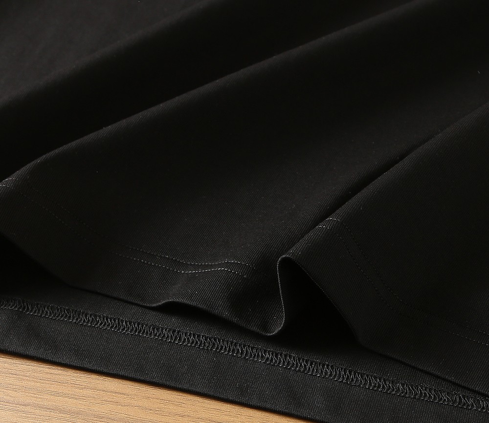 🌾蒙口2026春夏新款首发专柜最新款短袖圆领T恤 高端订制 设计前卫时尚！品牌logo重工艺设计 高端定