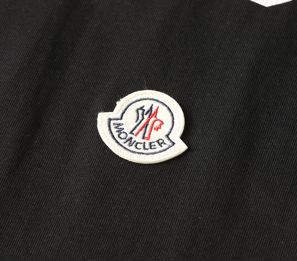 🌾蒙口2026春夏新款首发专柜最新款短袖圆领T恤 高端订制 设计前卫时尚！品牌logo重工艺设计 高端定