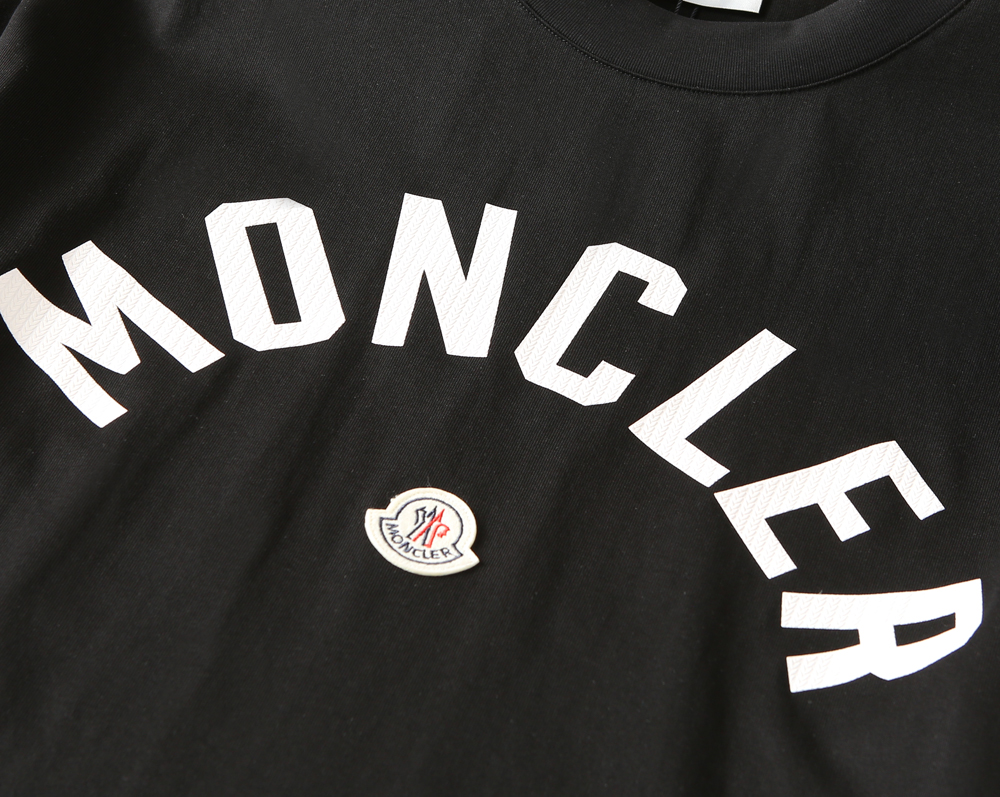 🌾蒙口2026春夏新款首发专柜最新款短袖圆领T恤 高端订制 设计前卫时尚！品牌logo重工艺设计 高端定