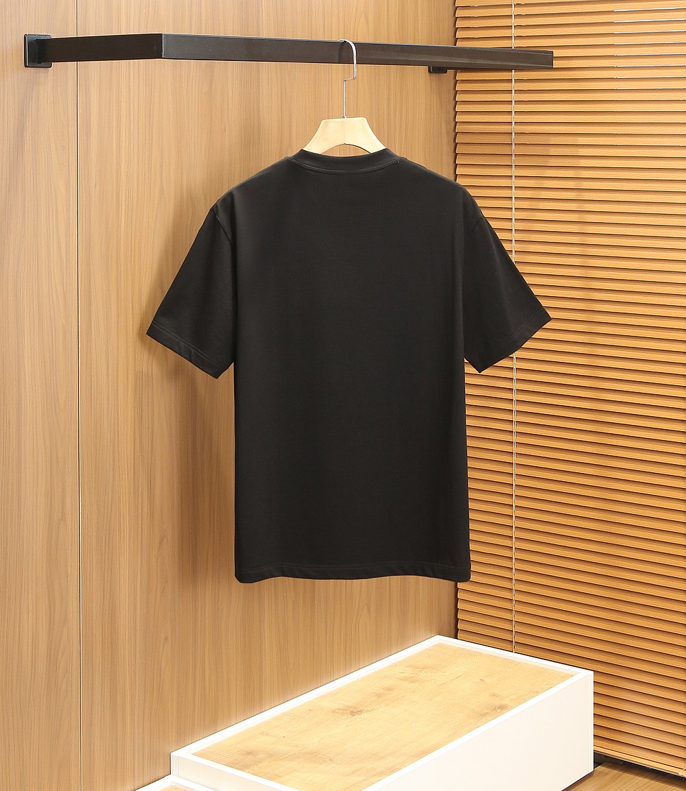 🌾蒙口2026春夏新款首发专柜最新款短袖圆领T恤 高端订制 设计前卫时尚！品牌logo重工艺设计 高端定