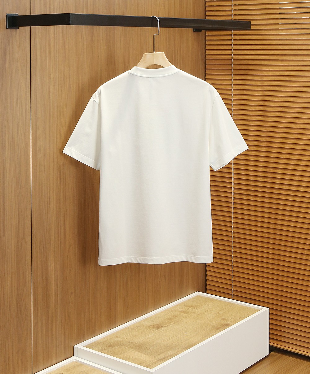 🌾蒙口2026春夏新款首发专柜最新款短袖圆领T恤 高端订制 设计前卫时尚！品牌logo重工艺设计 高端定