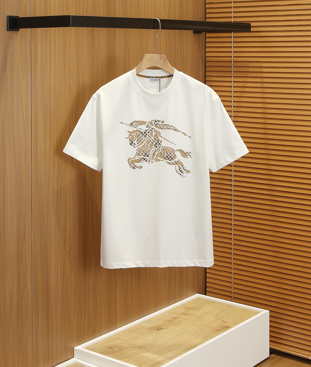 🌾巴宝莉2026春夏新款首发专柜最新款短袖圆领T恤 高端订制 设计前卫时尚！品牌logo重工艺设计 高端