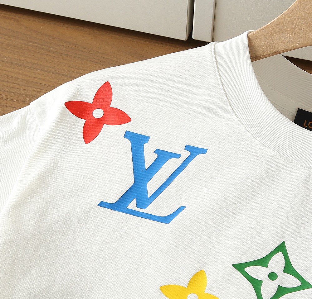 🌾LV 2026春夏新款首发专柜最新款短袖圆领T恤 高端订制 设计前卫时尚！品牌logo重工艺设计 高端