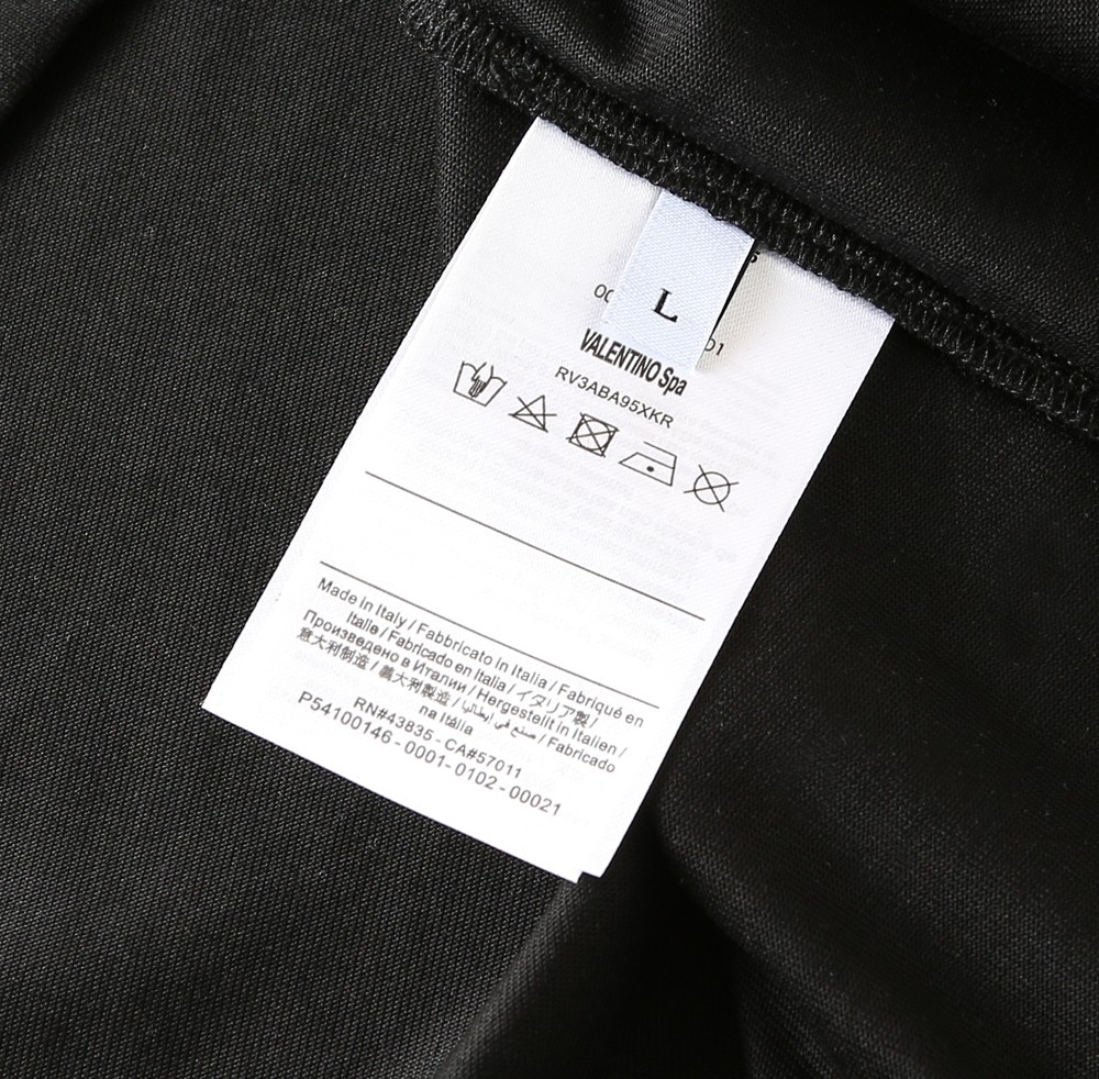 🌾华伦天奴2026春夏新款首发专柜最新款短袖圆领T恤 高端订制 设计前卫时尚！品牌logo重工艺设计 高