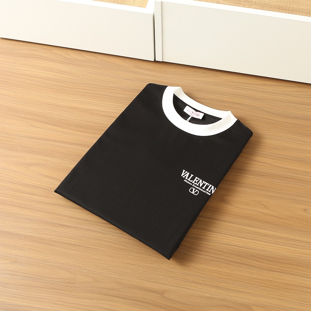 🌾华伦天奴2026春夏新款首发专柜最新款短袖圆领T恤 高端订制 设计前卫时尚！品牌logo重工艺设计 高