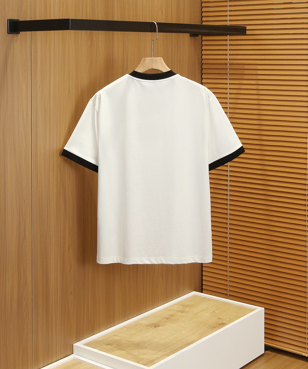 🌾华伦天奴2026春夏新款首发专柜最新款短袖圆领T恤 高端订制 设计前卫时尚！品牌logo重工艺设计 高