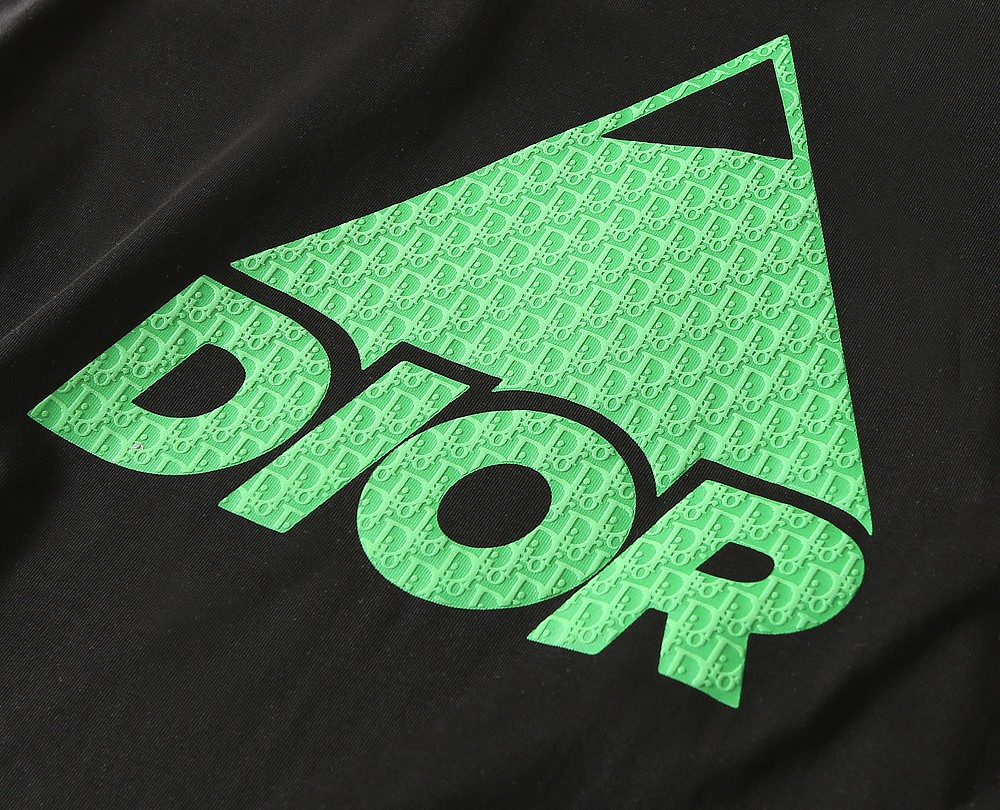 🌾迪奥2026春夏新款首发专柜最新款短袖圆领T恤 高端订制 设计前卫时尚！品牌logo重工艺设计 高端定