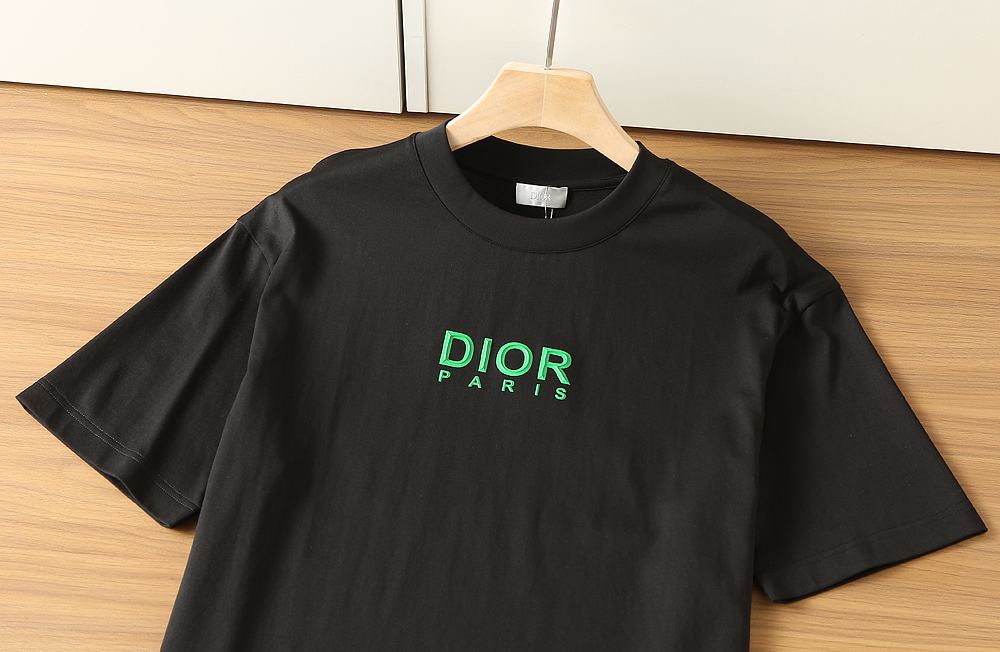 🌾迪奥2026春夏新款首发专柜最新款短袖圆领T恤 高端订制 设计前卫时尚！品牌logo重工艺设计 高端定
